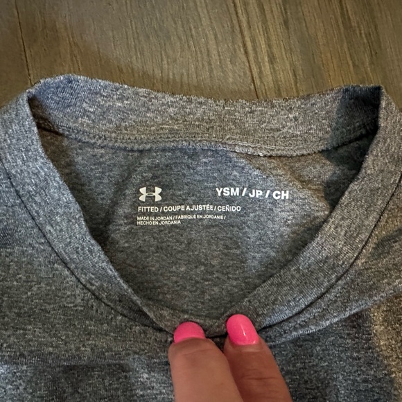 Set of 2 Boys Long Sleeve Under Armour Tops size Small - Picture 3 of 5